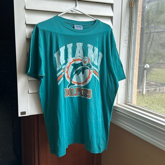 Men’s 2XL Miami Dolphins short sleeve shirt. - Picture 1 of 4